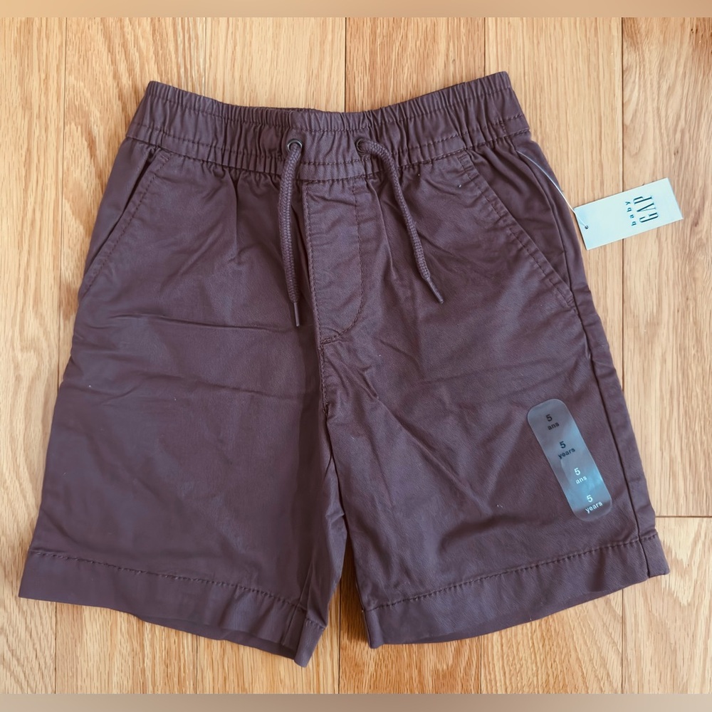 Brand new Gap shorts kids size 5T
